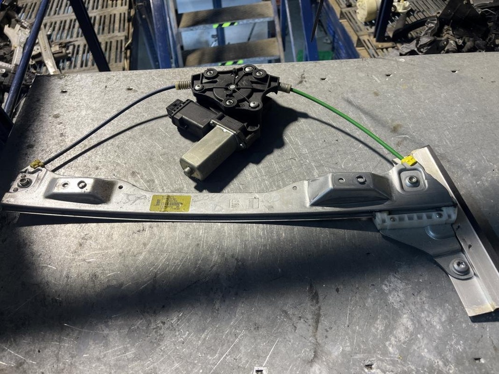 Elevalunas delantero derecho - Opel Corsa D 3-puertas (1.2i 16V ECOTEC (80 cv))