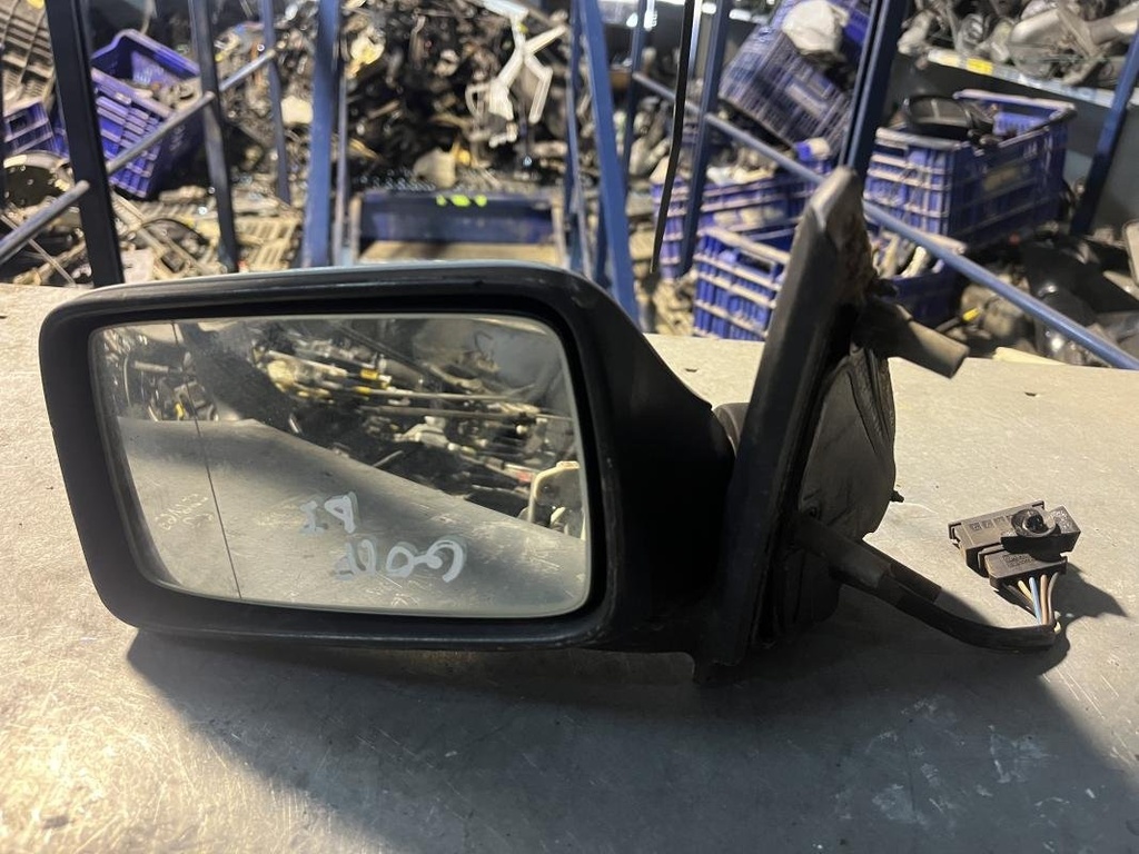 Retrovisor izquierdo - Volkswagen Golf III (1HX) (1.8 (90 cv))