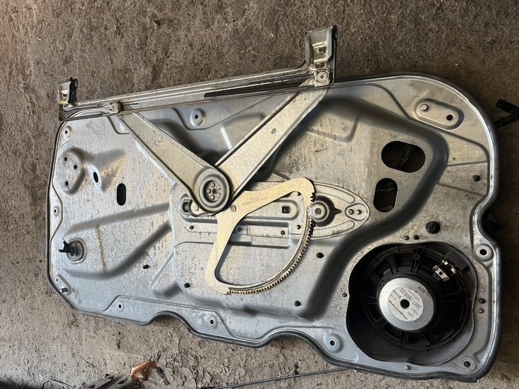 Elevalunas delantero derecho - Ford Focus II Hatchback (1.6 TDCi (90 cv)) (2007)