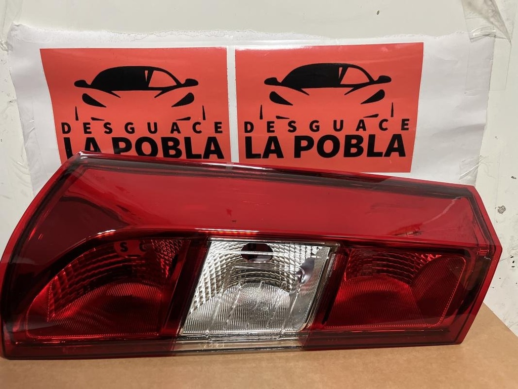 Piloto trasero izquierdo - Dacia Dokker (1.2 TCe (115 cv))