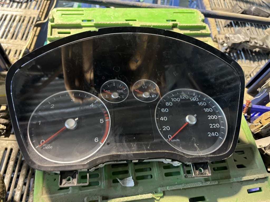 Cuenta kilometros - Ford Focus II Hatchback (1.6 Duratec 16V (100 cv) Automatico)