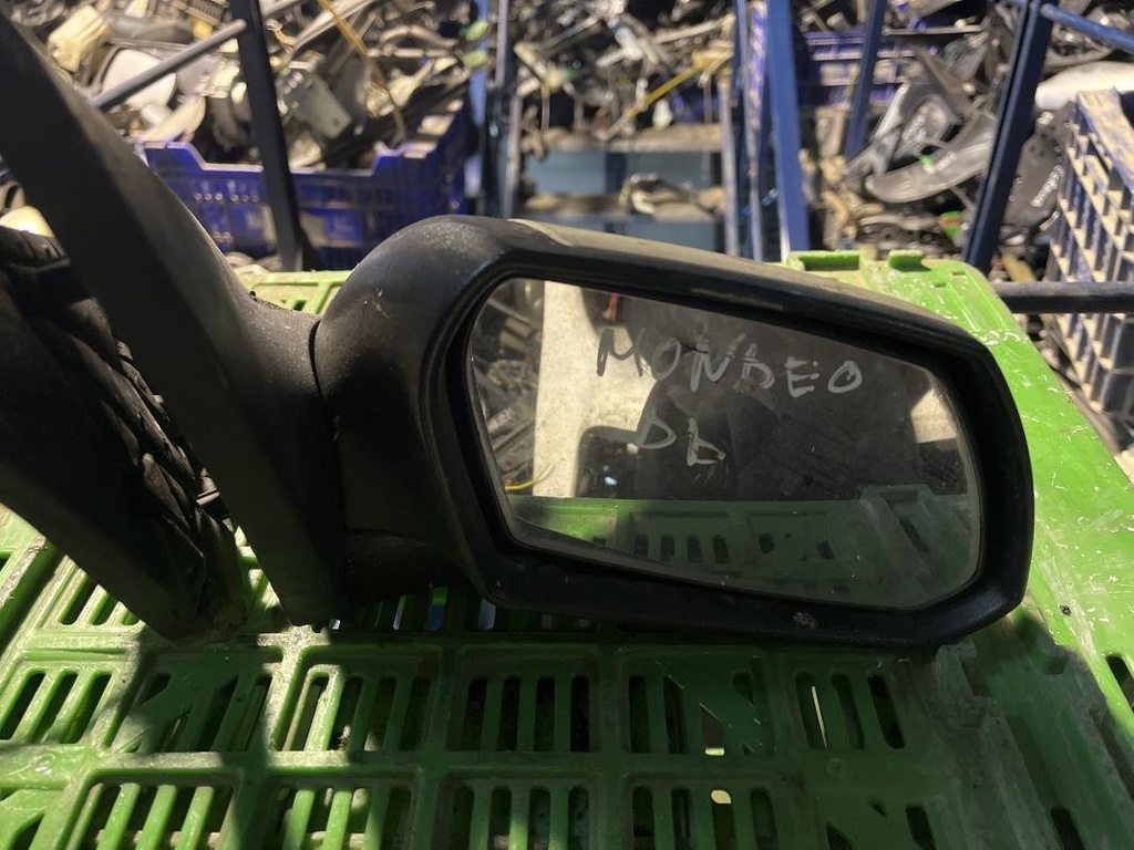 Retrovisor derecho - Ford Mondeo II Hatchback (2.0 16V (145 cv) Automatico)