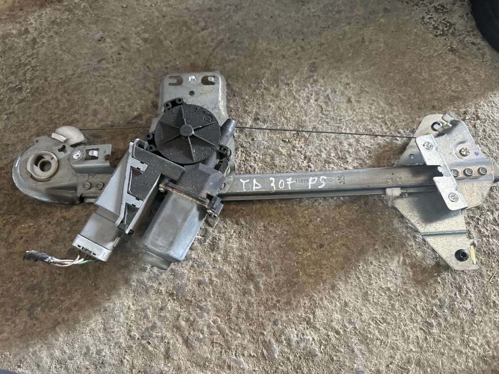 Elevalunas trasero derecho - Peugeot 307 (2.0 (137 cv))