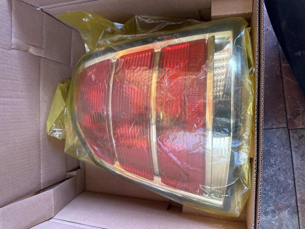 Piloto trasero izquierdo - Opel Zafira B (1.8i 16V (140 cv) Automatico)