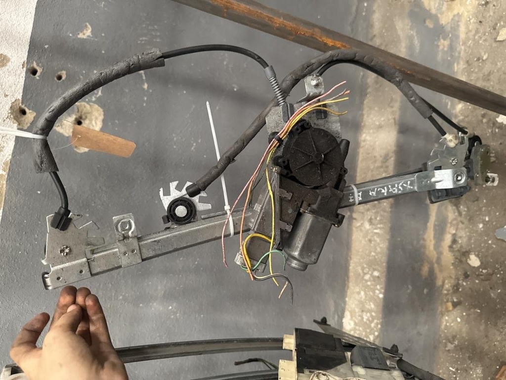 Elevalunas delantero izquierdo - Citroen Xsara Break (N2) (1.8 D (58 cv))