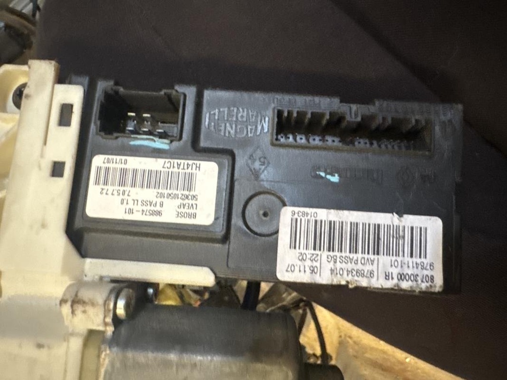 Elevalunas delantero derecho - Renault Laguna III (2.0 dCi FAP (131 cv))