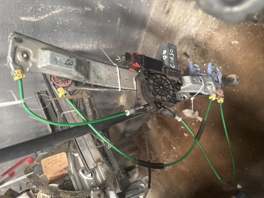 Elevalunas delantero derecho - Opel Corsa D 3-puertas (1.3 CDTI (90 cv))