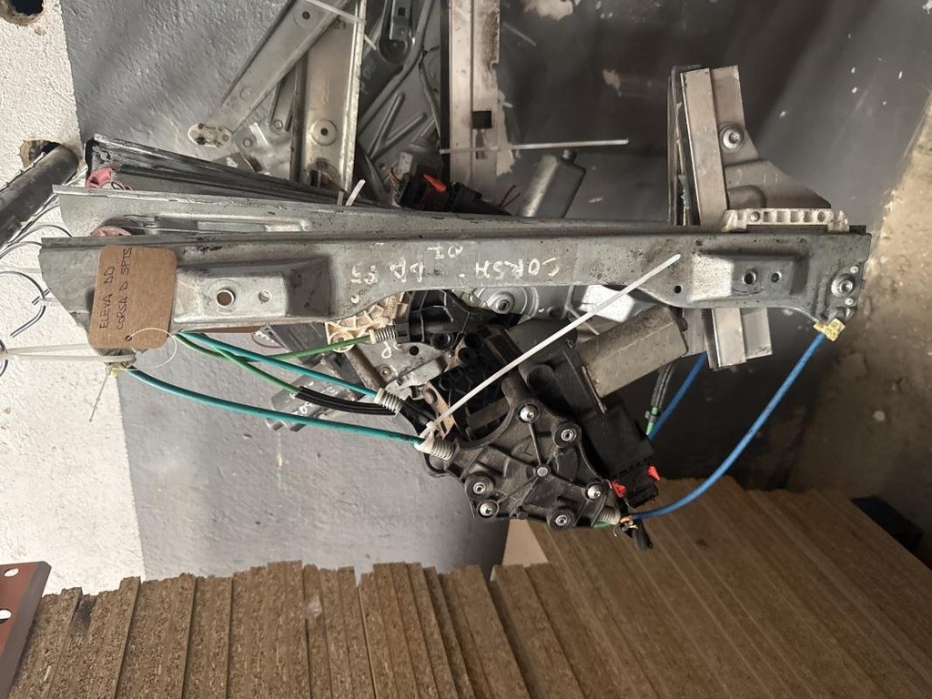 Elevalunas delantero derecho - Opel Corsa D 5-puertas (1.3 CDTI (75 cv))