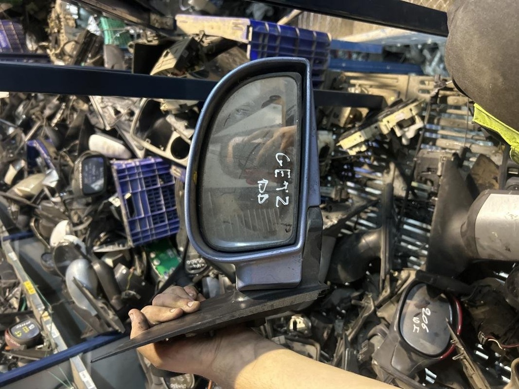 Retrovisor derecho - Hyundai Getz (1.1 (67 cv)) (2002)