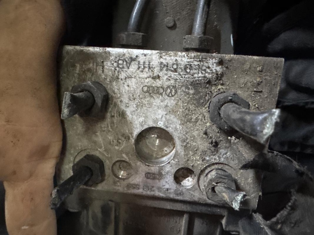 Centralita abs - Audi A4 (B6 8E) (1.8 T (163 cv))