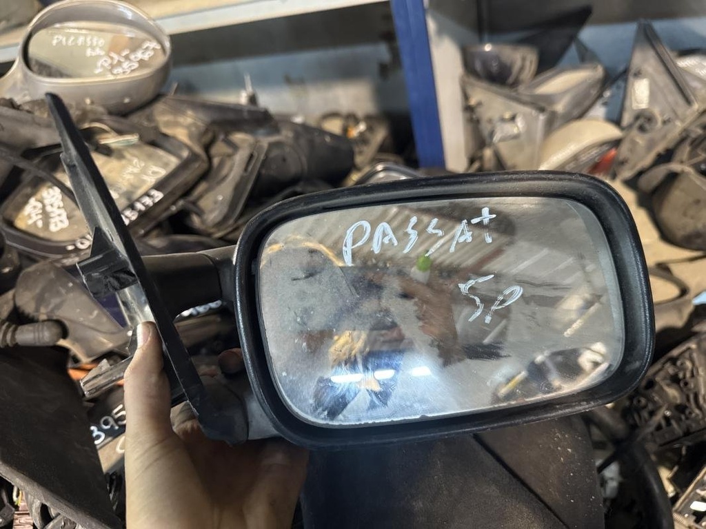 Retrovisor derecho - Volkswagen Passat Variant (B5) (1.8 T 20V (150 cv))