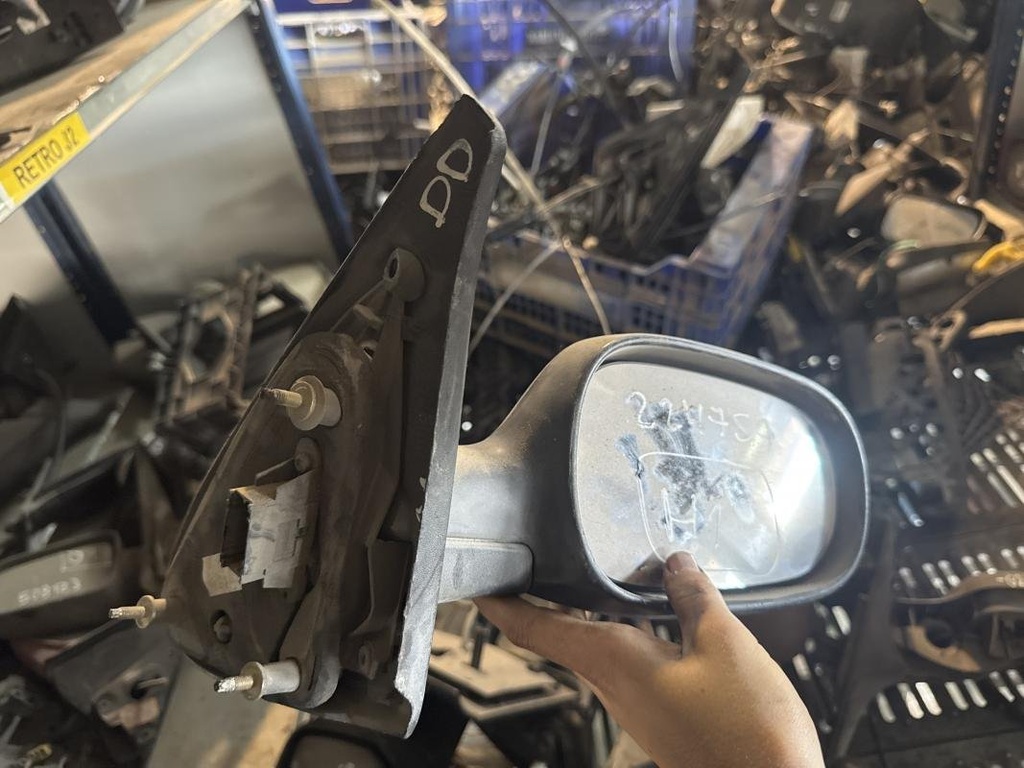 Retrovisor derecho - Renault Megane I (BA) (1.6 e (90 cv))