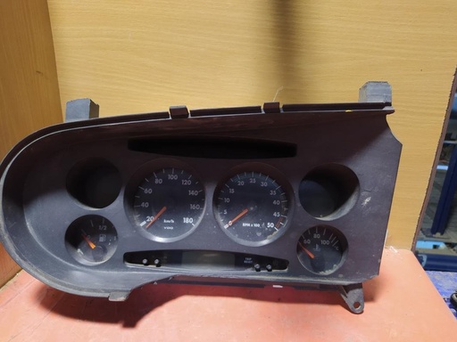 [12151129172452] Cuenta kilometros - Iveco Daily III Furgón/ranchera familiar (29 L 9 V (90 CV)) (2004)