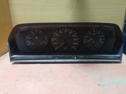 [12171534288526] Cuenta kilometros - Mercedes Benz 300 (W124) (300 E (190 cv))