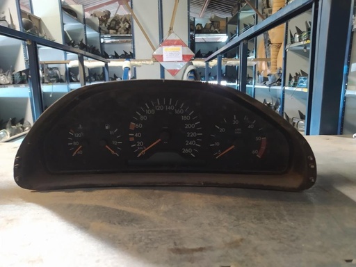[12211242103736] Cuenta kilometros - Mercedes Benz 200 (W124) (200 D (75 cv))