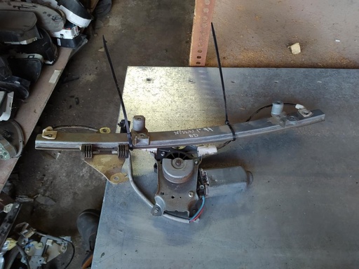 [12281712428998] Elevalunas delantero derecho - Nissan Primera (P11) (1.8 16V (114 cv)) (1999)