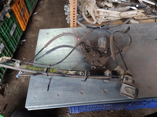 [1071211288759] Elevalunas delantero derecho - Volkswagen Polo II (86C) (1.0 (45 cv))