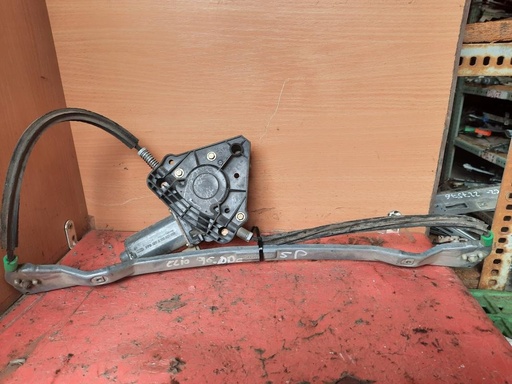 [1071307152928] Elevalunas delantero derecho - Renault Clio I (1.2 (B/C/S572) (60 cv)) (1996)