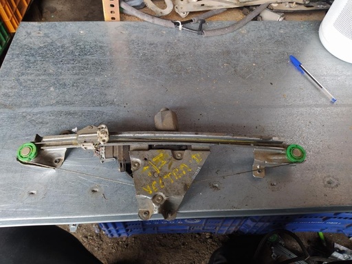 [1081302418401] Elevalunas trasero izquierdo - Opel Vectra C (1.6i 16V Ecotec (100 cv))