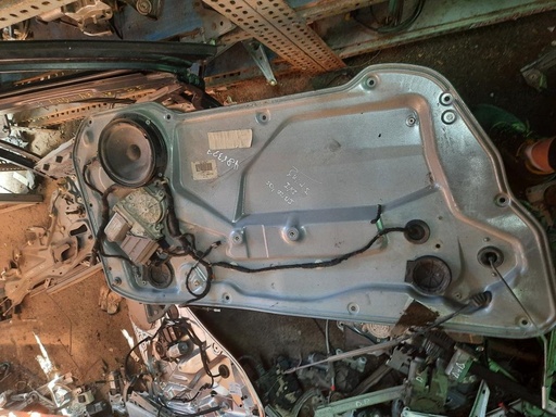 [1141119486337] Elevalunas delantero izquierdo - Seat Ibiza III (1.4 16V (100 cv)) (2005)