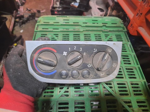 [3031018413839] Mando calefaccion / A/A - Opel Corsa C (Versión 2003) (1.3 CDTI (70 cv)) (2005)