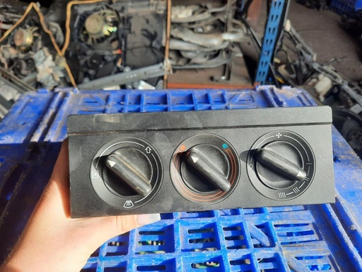 [4011000219634] Mando calefaccion / A/A - Audi 80 I (B1) (1.5 (85 cv))