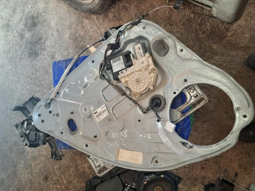 [9151617489952] Elevalunas trasero izquierdo - Ford Focus II Hatchback (1.6 TDCi (90 cv)) (2005)