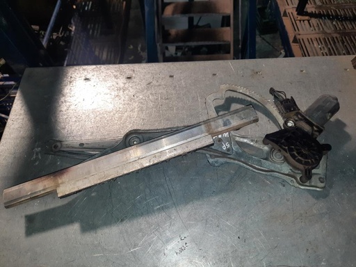 [12211001184065] Elevalunas delantero izquierdo - Mercedes Benz Clase E (W210) (E 200 CDI (116 cv))
