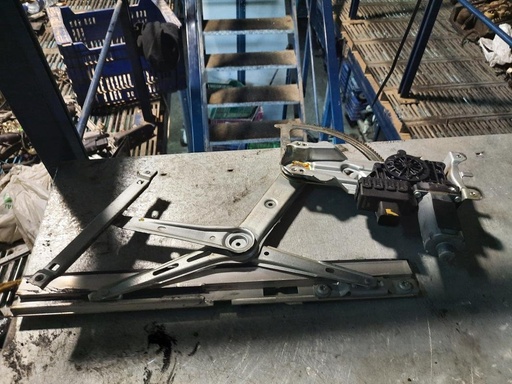 [7141746546277] Elevalunas delantero izquierdo - Opel Astra H (1.4i 16V (90 cv)) (2005)