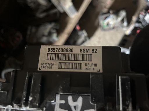 [9211321226028] Caja de reles / fusibles - Peugeot 307 (1.6 (109 cv))