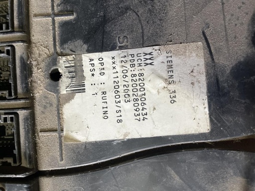 [9221635151501] Caja de reles / fusibles - Renault Megane II (1.4 16V (98 cv)) (2005)