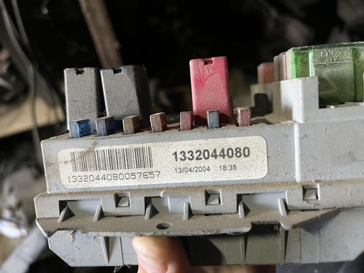 [9221643516135] Caja de reles / fusibles - Peugeot Boxer Caja/Chasis (244) (2.8 HDi (146 cv))