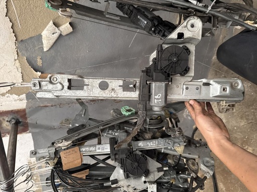 [6201031179306] Elevalunas trasero derecho - Renault Megane II (1.5 dCi (101 cv) Automatico)